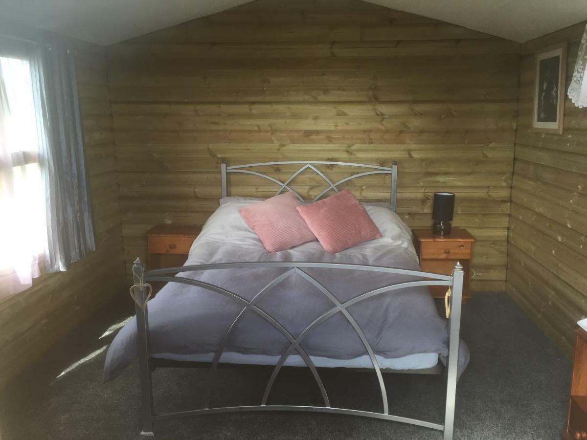 Norwell View Farm Glamping With Hot Tubs Hotel Bath Exterior photo